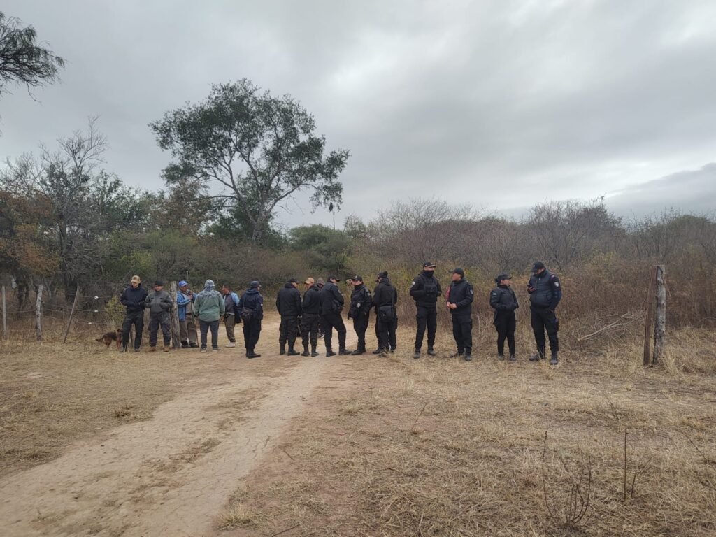 Mas de 50 policias hostigan a familias indígenas de Finca El Pongo