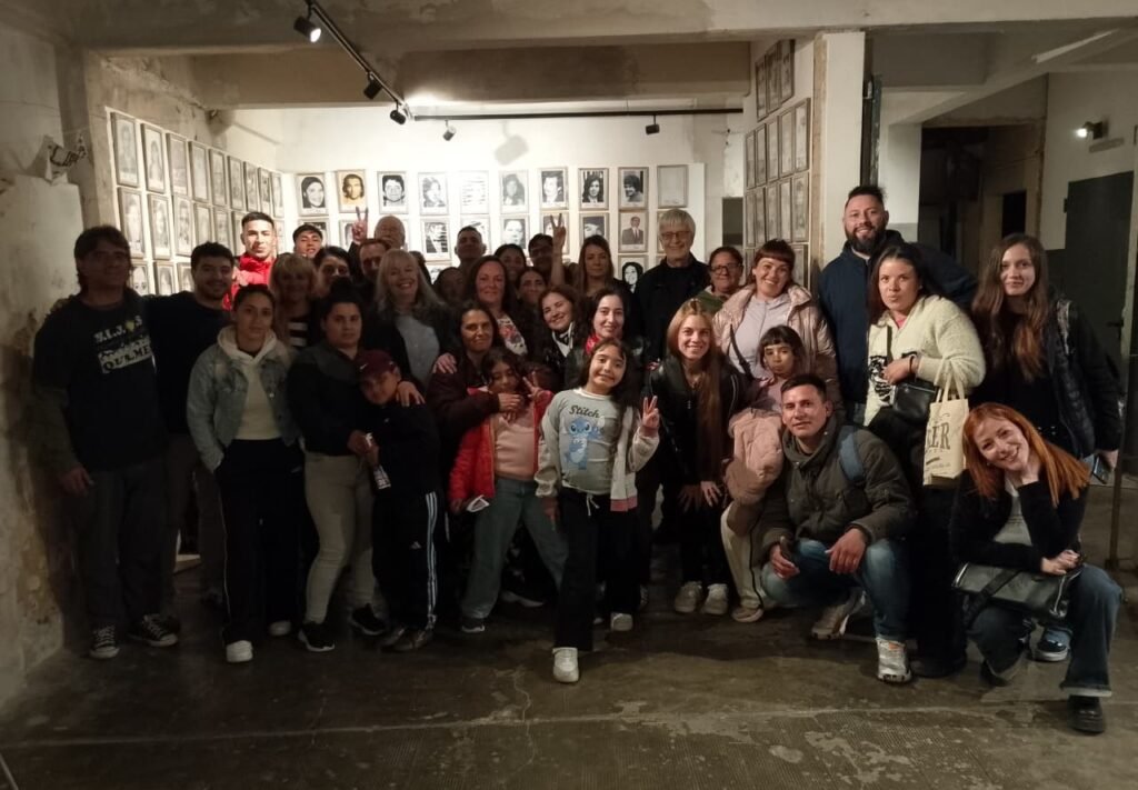 Estudiantes del Plan FINES participaron de una clase abierta de Derechos Humanos en el ex Pozo de Quilmes